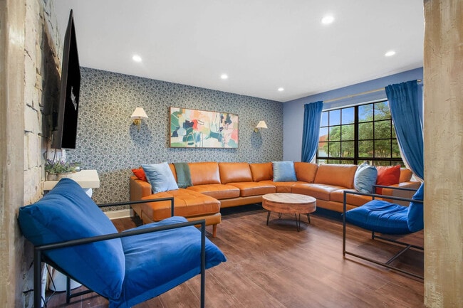 Building Photo - 8922 Hetherington Dr