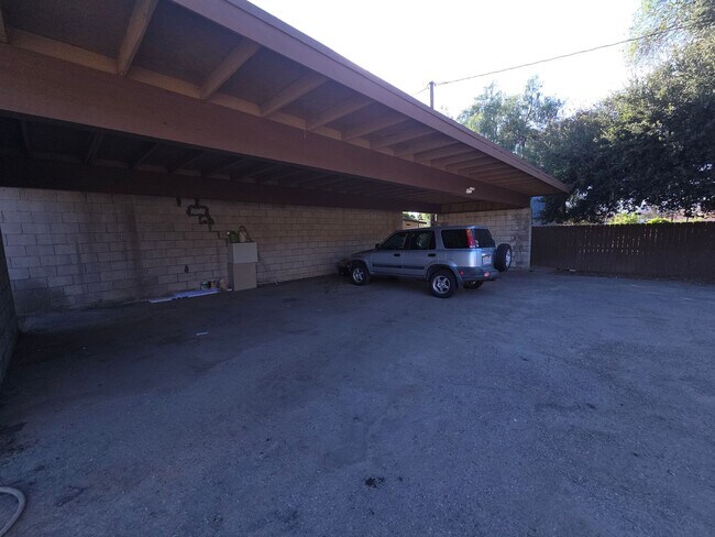Building Photo - Small Cozy 1 Bedroom 1 Bath in Central Ojai