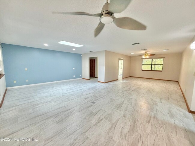 Building Photo - 3990 Clearwater Ln