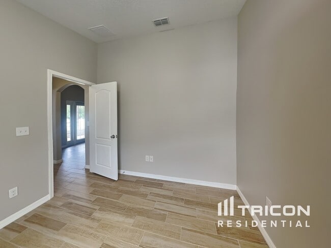 Building Photo - 12522 Cricklewood Dr