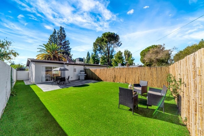 Building Photo - 22998 Valerio St