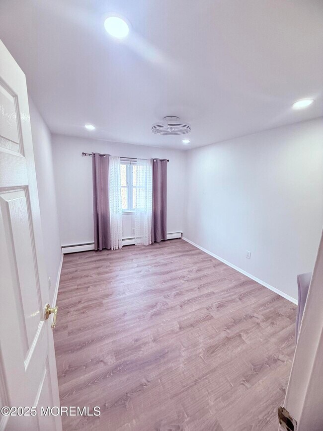Building Photo - 28 Windsor Terrace