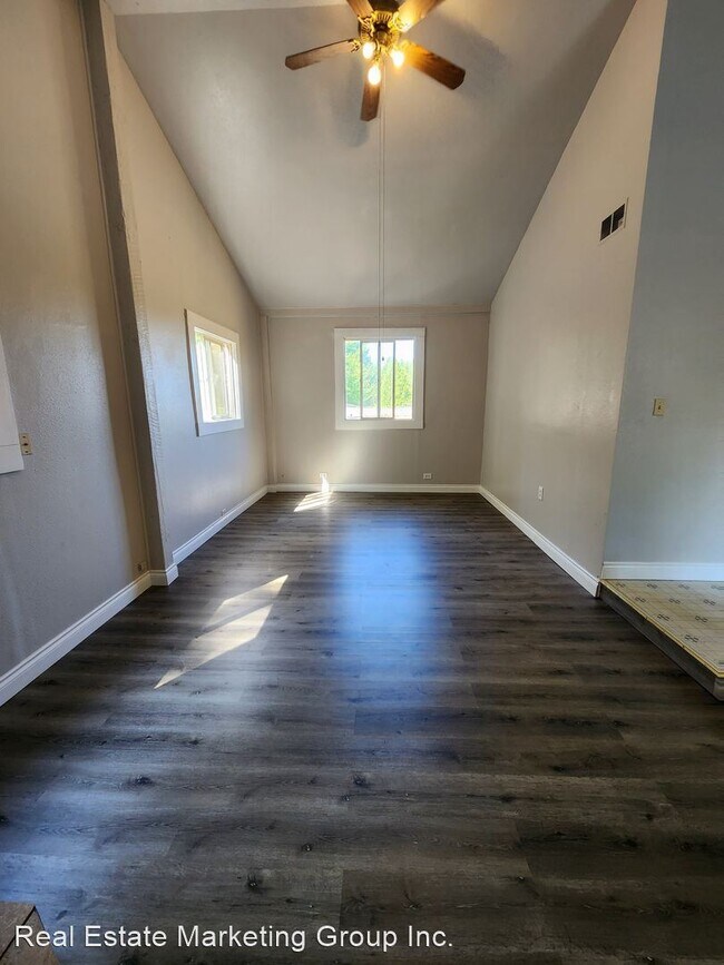 Building Photo - 2 br, 1 bath House - 381 1/2 Hawkins Rd