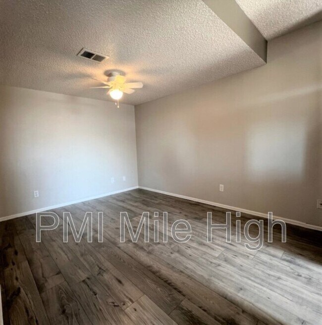 Building Photo - Lease Pending: 12512 Forest Dr