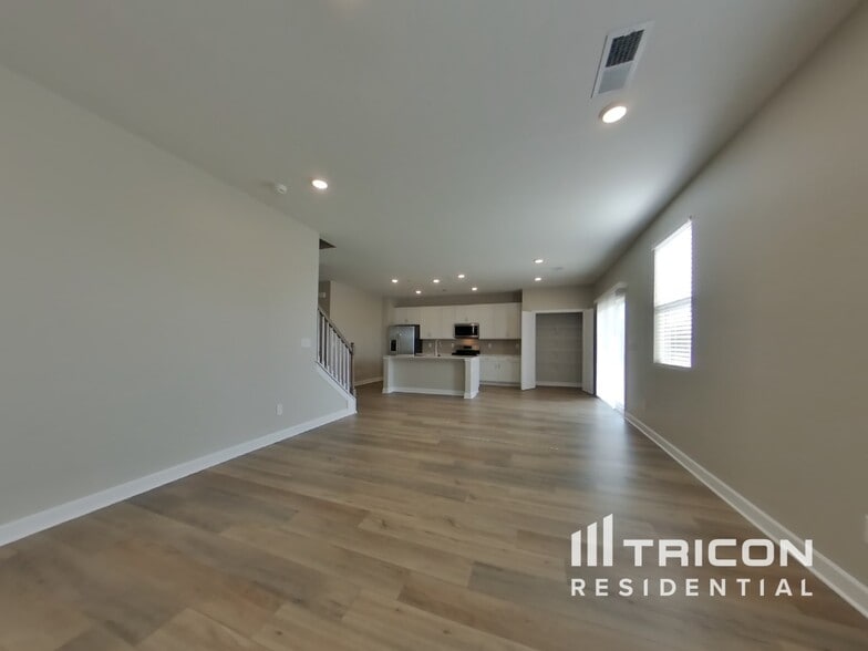 Building Photo - 5046 Lawler Ln