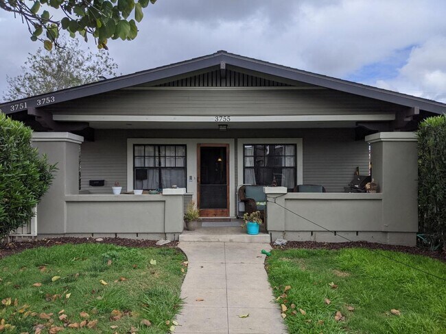 Building Photo - Fenced 3 Bedroom House with Two Car Driveway! Located in the Heart of North Park! In Unit Washer ...
