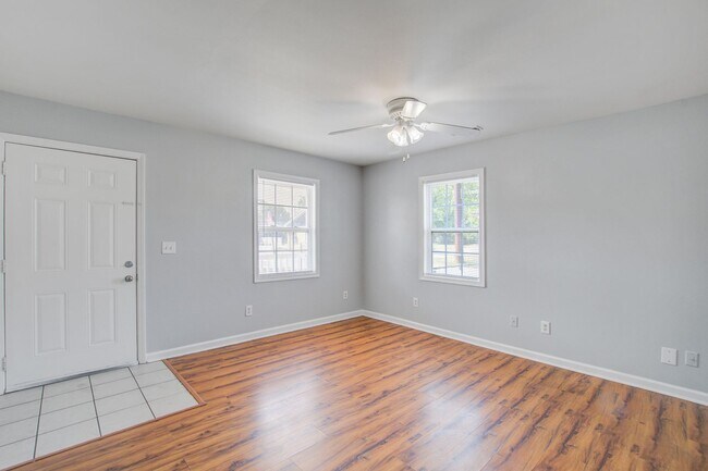 Building Photo - 3BR / 1BA Home for Rent in North Charleston – Available Now