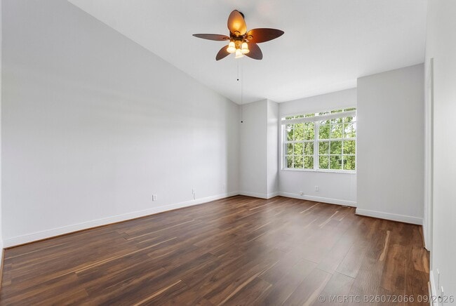 Building Photo - 3505 Lakeside Dr