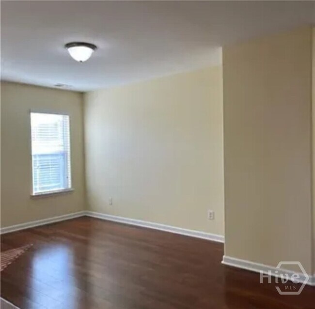 Building Photo - 5 Moss Creek Ct