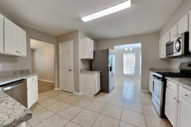 Building Photo - 16624 Foursquare Dr