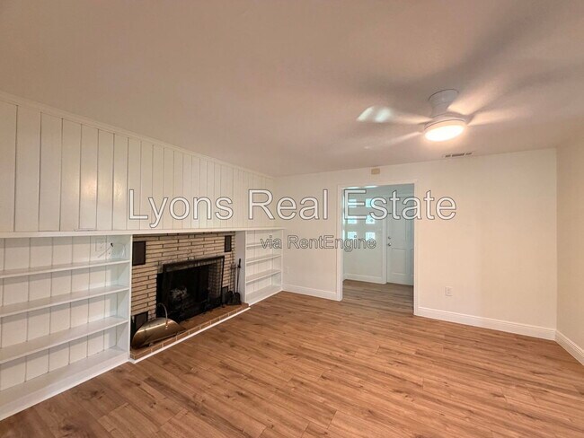 Building Photo - 10621 McGregor Blvd