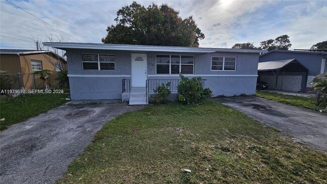 Building Photo - 374 NW 31st Ave