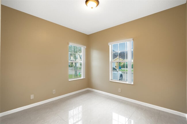 Building Photo - 1241 NW 27th Ave