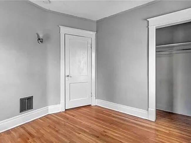 Building Photo - 255 Woodside Ave