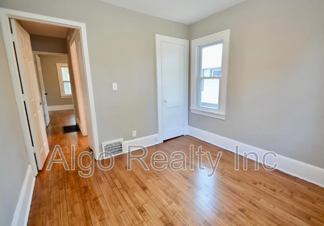 Building Photo - 4239 Minnehaha Ave