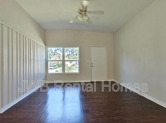 Building Photo - 10309 Swarthmore Dr