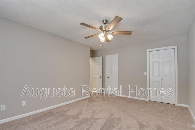 Building Photo - 109 Kelly Dr