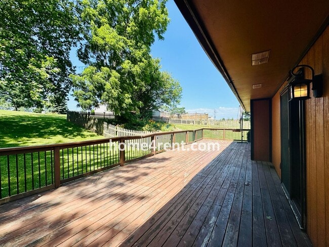 Building Photo - Spacious Liberty Home w/ an Updated Kitche...
