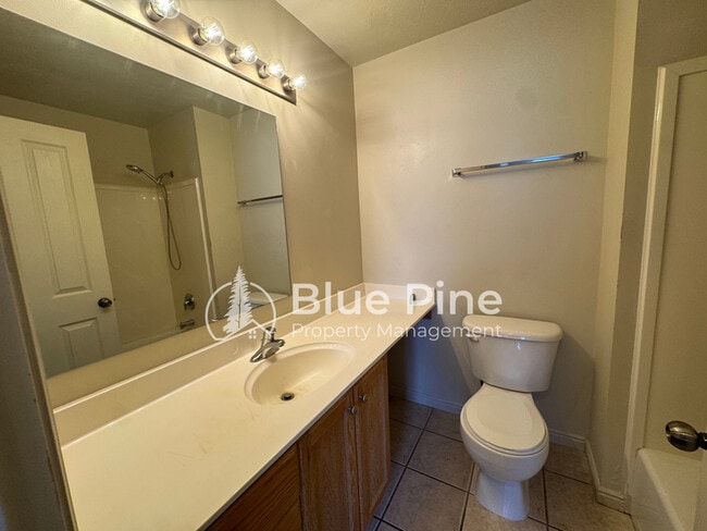 Building Photo - 429 Raven Way