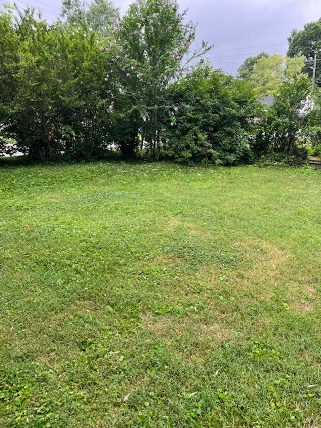 Building Photo - Charming 2-Bedroom Home Near Switchyard Pa...