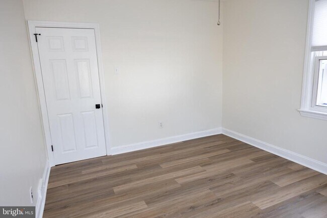 Building Photo - 130 7th Ave