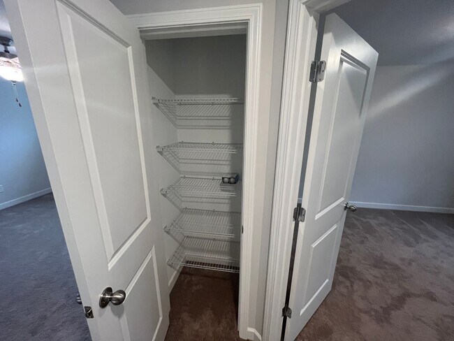 Building Photo - Breathtaking 4 Bedroom, 2 1/2 Bathroom House in Winston Salem, NC!