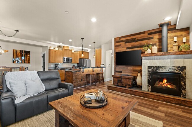 Building Photo - 24493 E Pinnacle Ct