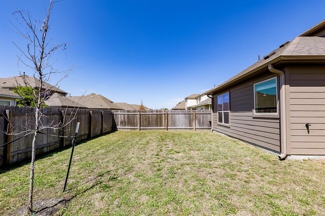 Building Photo - 821 Falkland Trace