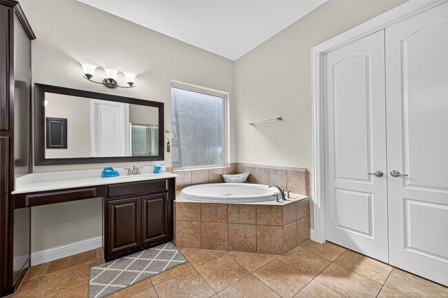 Building Photo - 15802 Pine Cone Ln