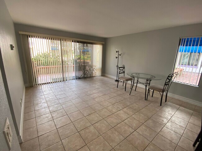 Building Photo - 8324 Regents Rd