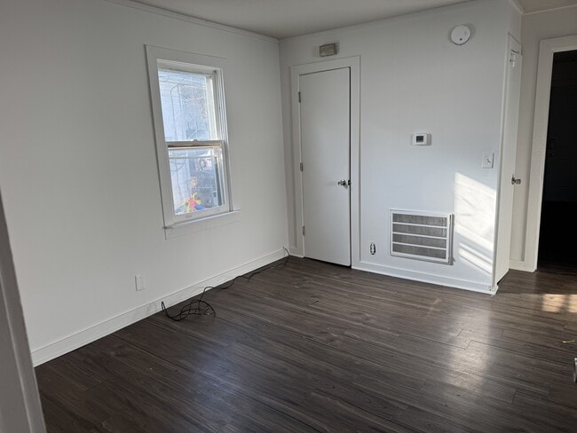 Building Photo - 416 Ash St