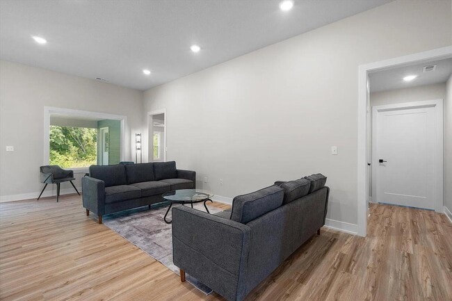 Building Photo - 2713 Misty Flower Dr