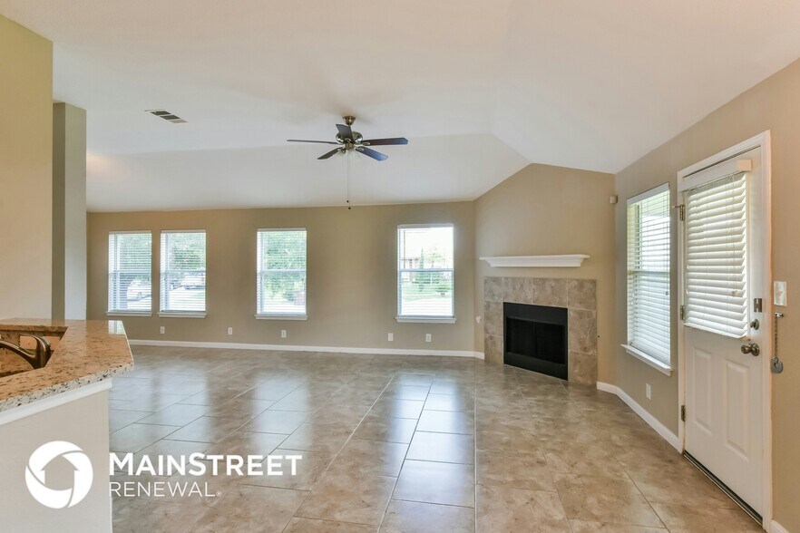 Building Photo - 9030 Trumpet Cir