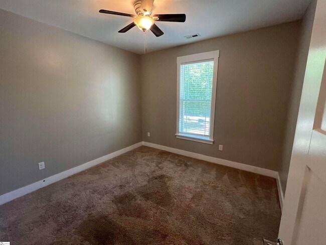 Building Photo - 103 Angler Dr