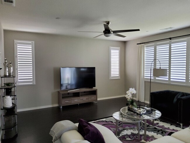 Building Photo - 23 White Alder Dr