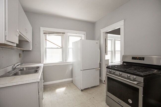Building Photo - 11519 Carolina Ave