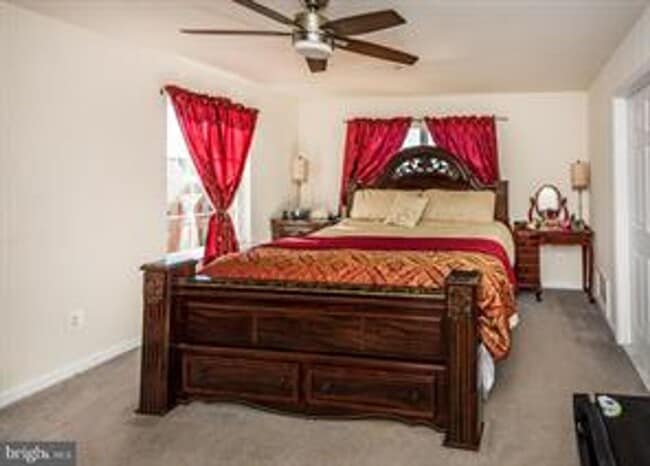 Building Photo - COMING SOON! June 1st - Beautiful Townhouse with 3rd Floor Master Suite!