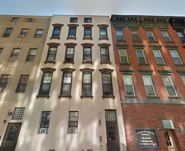Building Photo - 409 1st St