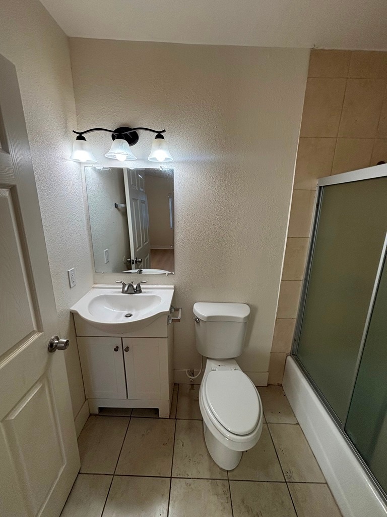 Building Photo - 1214 1/2 W 90th Pl