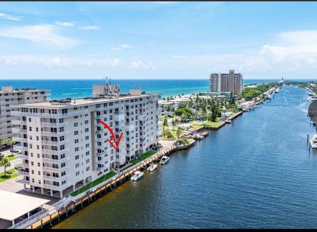 Building Photo - 1050 Hillsboro Mile