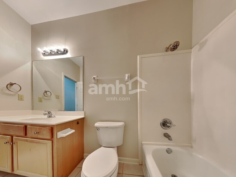 Building Photo - 1641 Kings Pond Cv