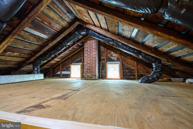 Building Photo - 169 Creek Rd