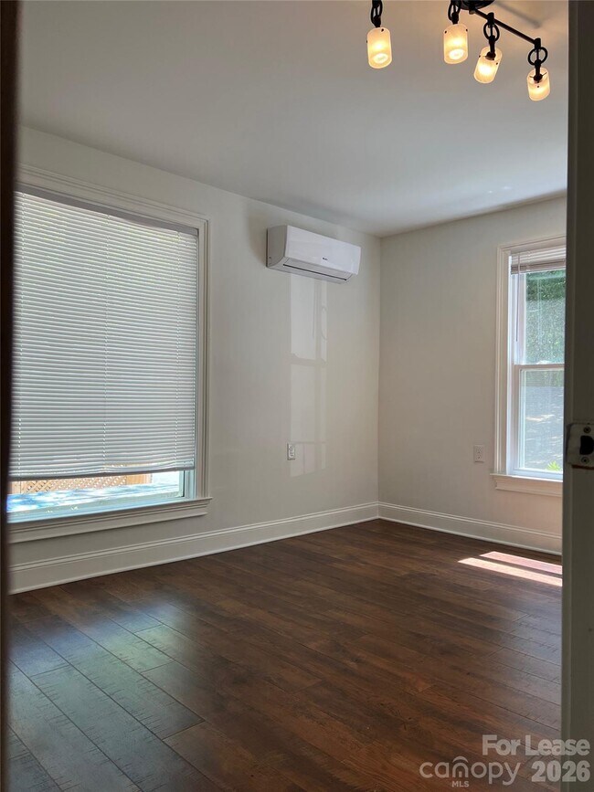 Building Photo - 346 Nesbit Ave