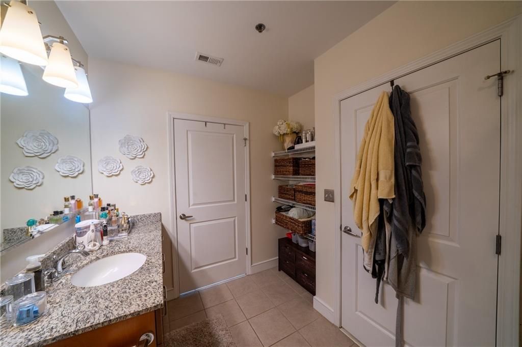 Building Photo - 44 Peachtree Pl NE