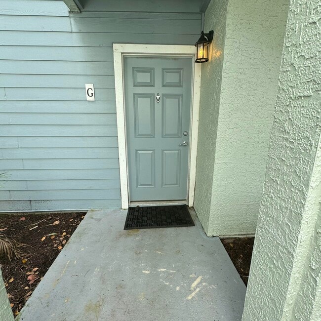 Building Photo - 1000 Crystal Way