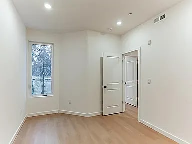 Building Photo - 5540 Bloyd St