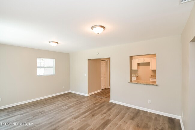 Building Photo - 10560 Citrus Ln