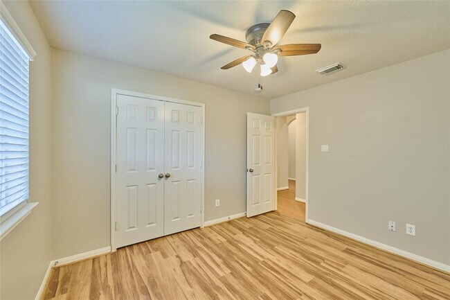 Building Photo - 3733 Breckenridge Dr