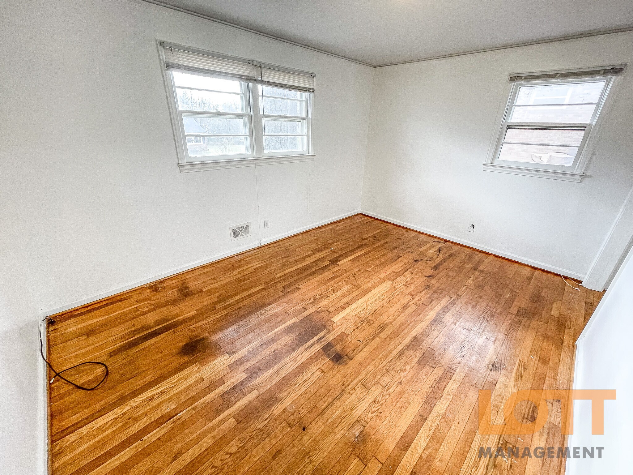 Building Photo - 323 Welcome Ave