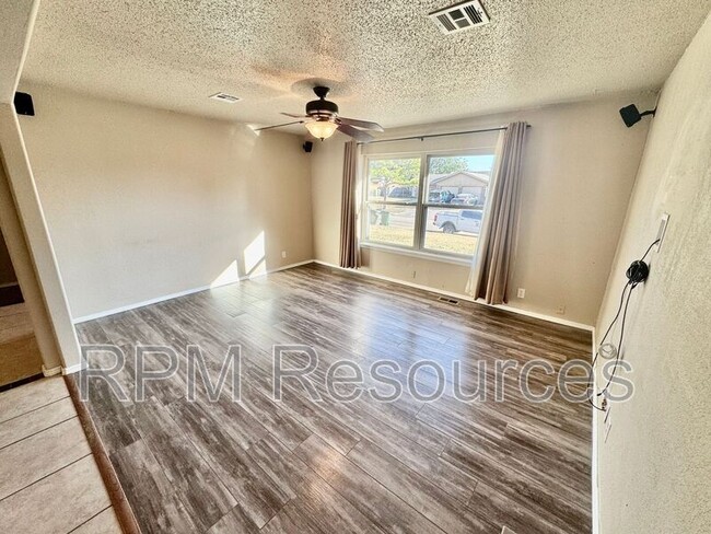 Building Photo - 725 Mabel C Fry Blvd